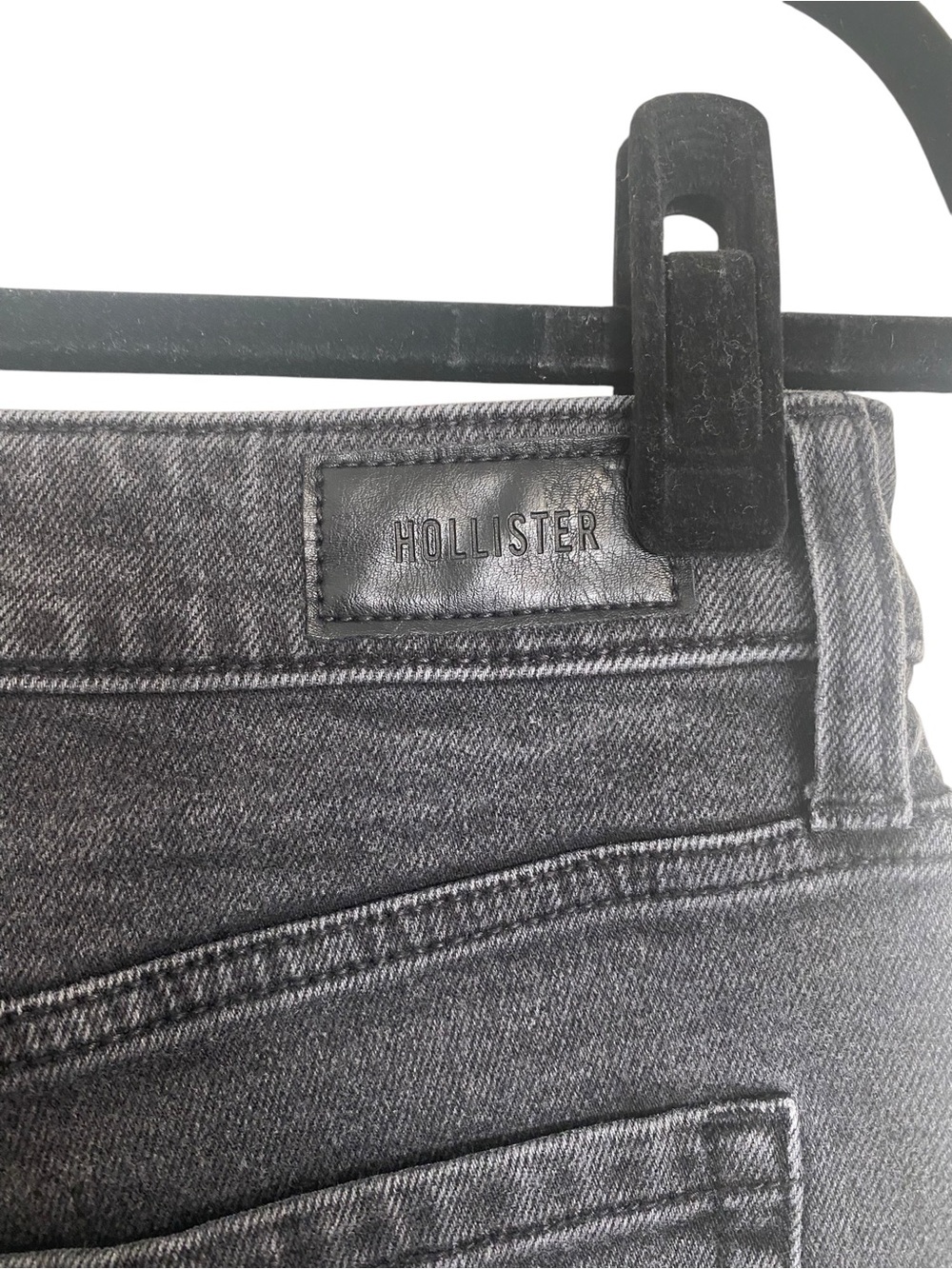 Hollister Ultra High Rise Mom Jeans Women’s 8R 29 Faded Black Raw Hem - Picture 8 of 9